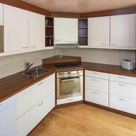 Club Kuusamon Tropiikki Apartmán *